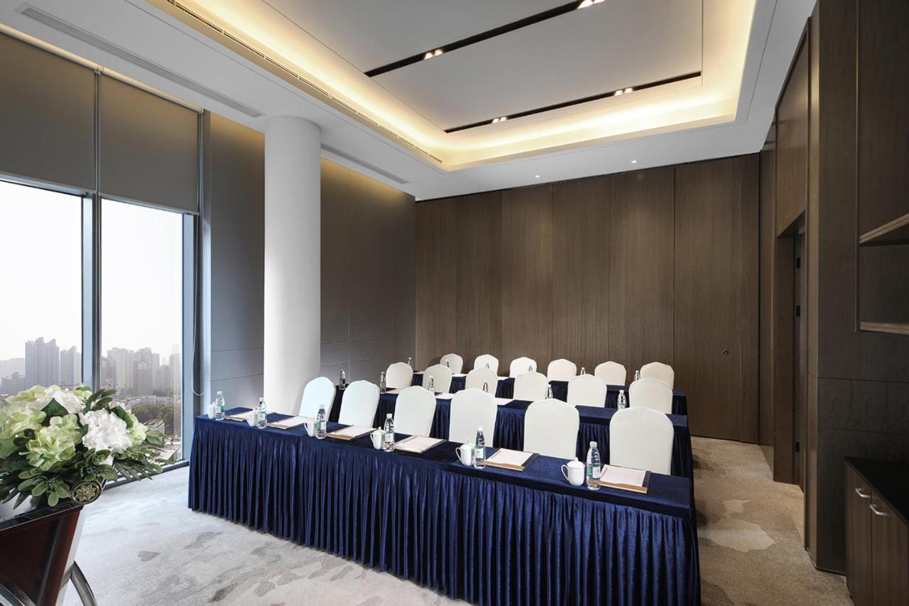 Holiday Inn Shanghai Huaxia By Ihg - Overlooking City Scenery At Sky View Restaurant מראה חיצוני תמונה