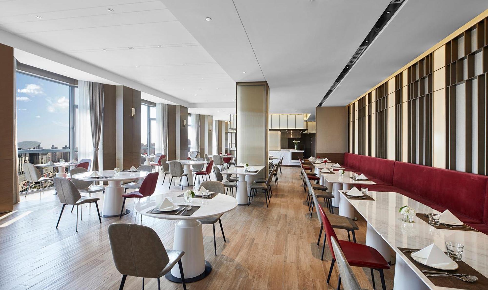 Holiday Inn Shanghai Huaxia By Ihg - Overlooking City Scenery At Sky View Restaurant מראה חיצוני תמונה