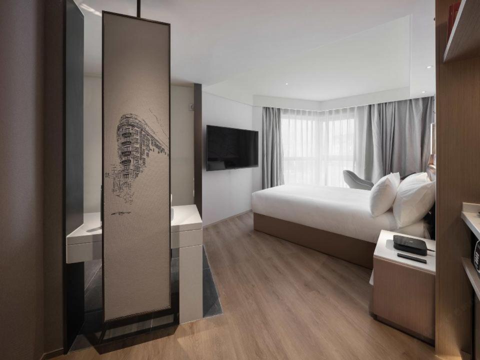 Holiday Inn Shanghai Huaxia By Ihg - Overlooking City Scenery At Sky View Restaurant מראה חיצוני תמונה